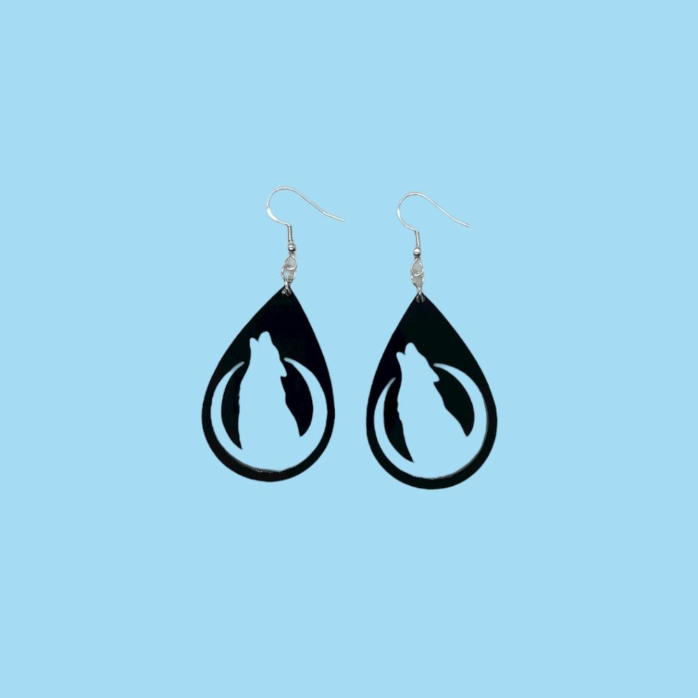 Wolf Howling - Dangling Earrings